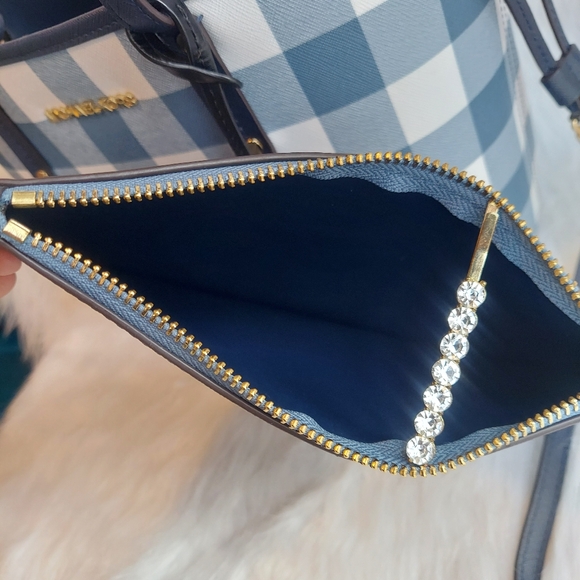 Michael Kors checkered Tote and wristlet set. - Picture 7 of 8